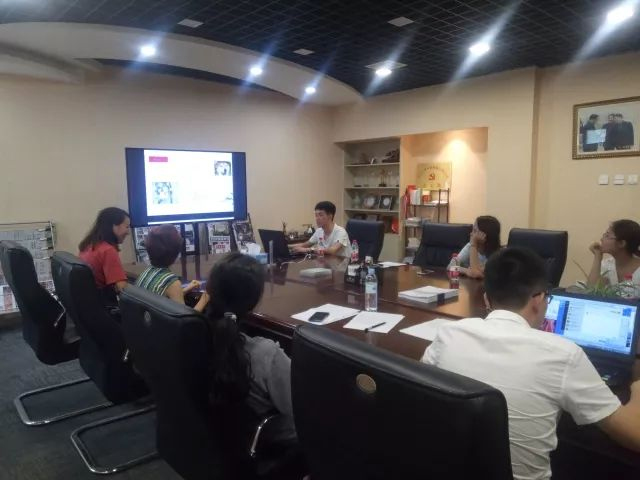 同學(xué)們激情四溢的講述 同學(xué)們激情四溢的講述