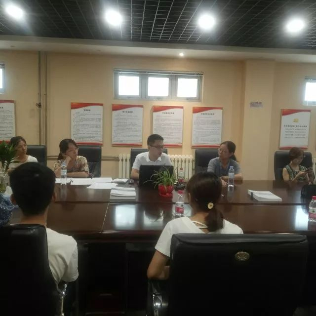 對同學(xué)的匯報內(nèi)容進(jìn)行指導(dǎo) 對同學(xué)的匯報內(nèi)容進(jìn)行指導(dǎo)